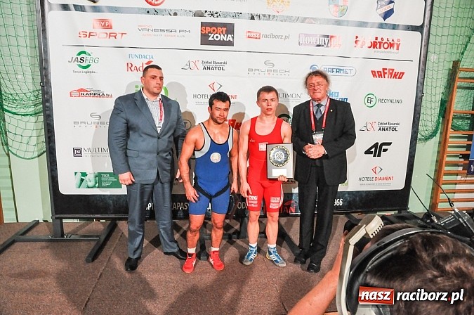 Zdjęcie w galerii na portalu naszraciborz.pl: Wielkie zapaśnicze show w Arenie Rafako. Polska vs reszta świata 4:5 wiadomości z regionu