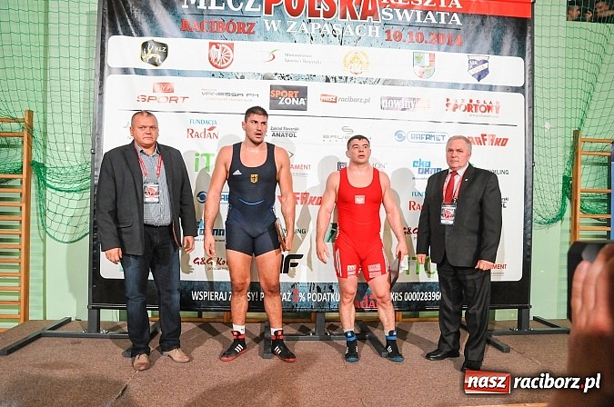 Zdjęcie w galerii na portalu naszraciborz.pl: Wielkie zapaśnicze show w Arenie Rafako. Polska vs reszta świata 4:5 wiadomości z regionu