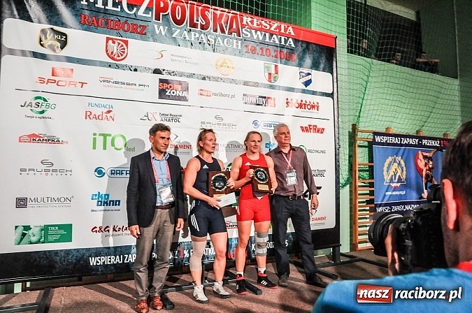 Zdjęcie w galerii na portalu naszraciborz.pl: Wielkie zapaśnicze show w Arenie Rafako. Polska vs reszta świata 4:5 wiadomości z regionu