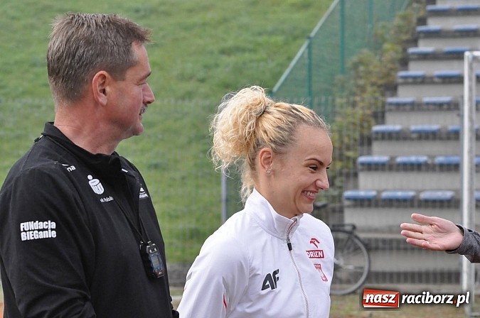Zdjęcie w galerii na portalu naszraciborz.pl: Ogólnopolski Test Coopera z Justyną Święty wiadomości z regionu