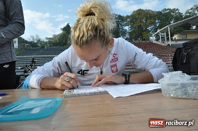 Zdjęcie w galerii na portalu naszraciborz.pl: Ogólnopolski Test Coopera z Justyną Święty wiadomości z regionu