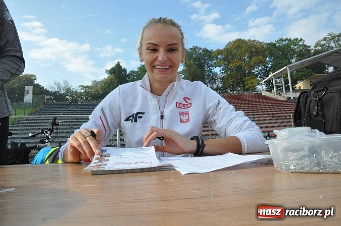 Zdjęcie w galerii na portalu naszraciborz.pl: Ogólnopolski Test Coopera z Justyną Święty wiadomości z regionu