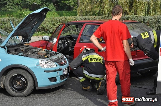 Zdjęcie w galerii na portalu naszraciborz.pl: Kolejna kraksa na Reymonta przy straży pożarnej wiadomości z regionu