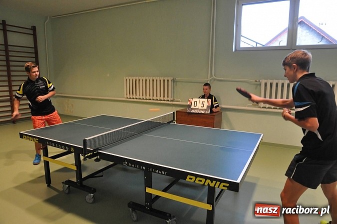 Zdjęcie w galerii na portalu naszraciborz.pl: Jedyna w powiecie sala do tenisa stołowego została dziś otwarta w Bojanowie wiadomości z regionu