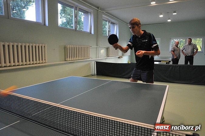 Zdjęcie w galerii na portalu naszraciborz.pl: Jedyna w powiecie sala do tenisa stołowego została dziś otwarta w Bojanowie wiadomości z regionu
