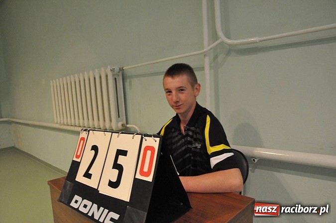 Zdjęcie w galerii na portalu naszraciborz.pl: Jedyna w powiecie sala do tenisa stołowego została dziś otwarta w Bojanowie wiadomości z regionu