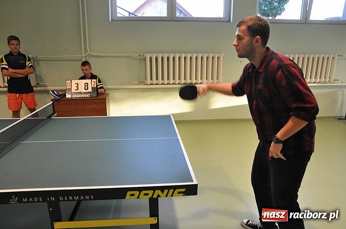 Zdjęcie w galerii na portalu naszraciborz.pl: Jedyna w powiecie sala do tenisa stołowego została dziś otwarta w Bojanowie wiadomości z regionu