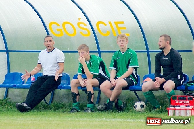 Zdjęcie w galerii na portalu naszraciborz.pl: Zacięty pojedynek w Cyprzanowie. Z Ocicami bez bramek wiadomości z regionu