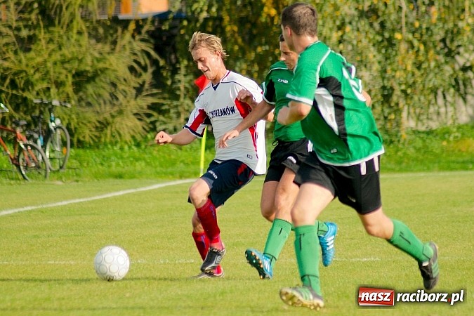 Zdjęcie w galerii na portalu naszraciborz.pl: Zacięty pojedynek w Cyprzanowie. Z Ocicami bez bramek wiadomości z regionu