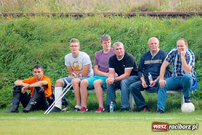 Zdjęcie w galerii na portalu naszraciborz.pl: Zacięty pojedynek w Cyprzanowie. Z Ocicami bez bramek wiadomości z regionu
