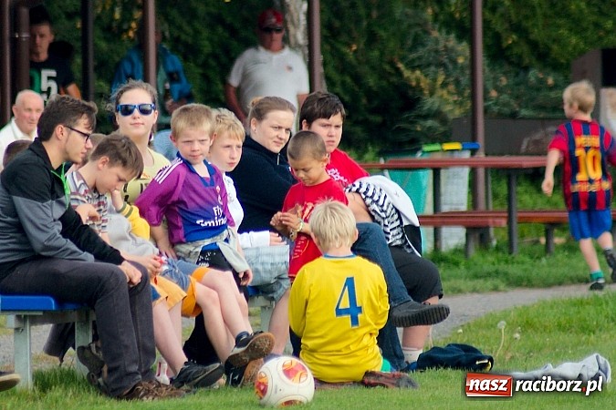 Zdjęcie w galerii na portalu naszraciborz.pl: Zacięty pojedynek w Cyprzanowie. Z Ocicami bez bramek wiadomości z regionu