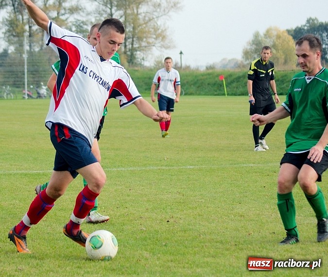Zdjęcie w galerii na portalu naszraciborz.pl: Zacięty pojedynek w Cyprzanowie. Z Ocicami bez bramek wiadomości z regionu
