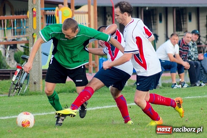 Zdjęcie w galerii na portalu naszraciborz.pl: Zacięty pojedynek w Cyprzanowie. Z Ocicami bez bramek wiadomości z regionu