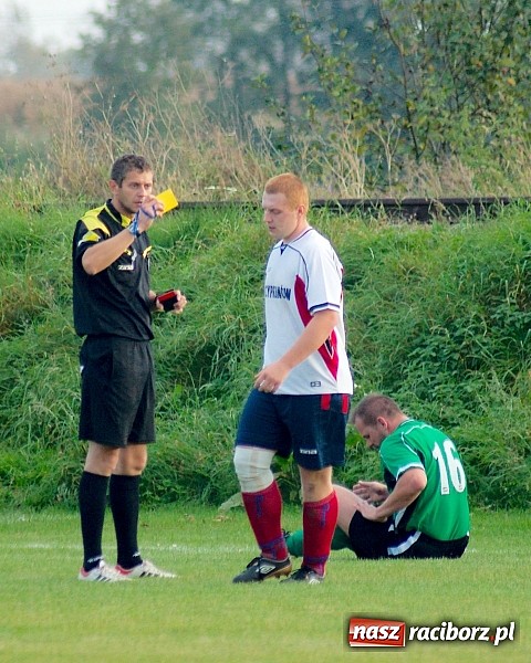 Zdjęcie w galerii na portalu naszraciborz.pl: Zacięty pojedynek w Cyprzanowie. Z Ocicami bez bramek wiadomości z regionu
