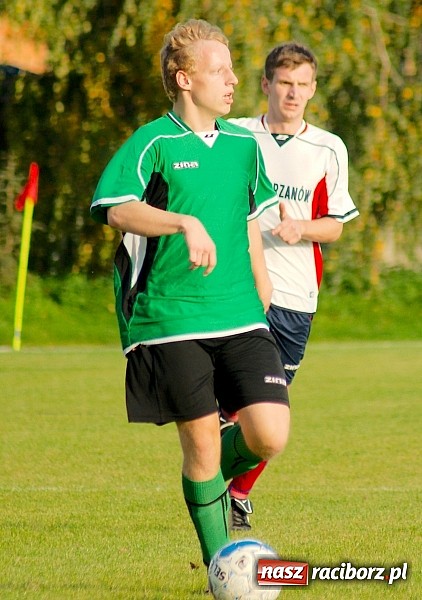 Zdjęcie w galerii na portalu naszraciborz.pl: Zacięty pojedynek w Cyprzanowie. Z Ocicami bez bramek wiadomości z regionu