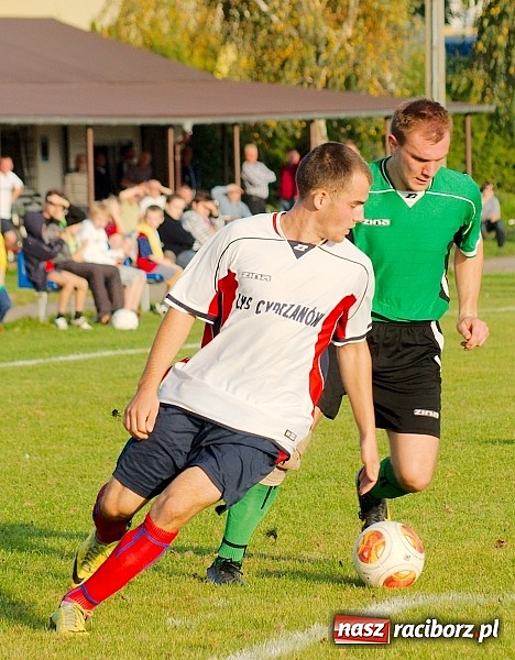 Zdjęcie w galerii na portalu naszraciborz.pl: Zacięty pojedynek w Cyprzanowie. Z Ocicami bez bramek wiadomości z regionu