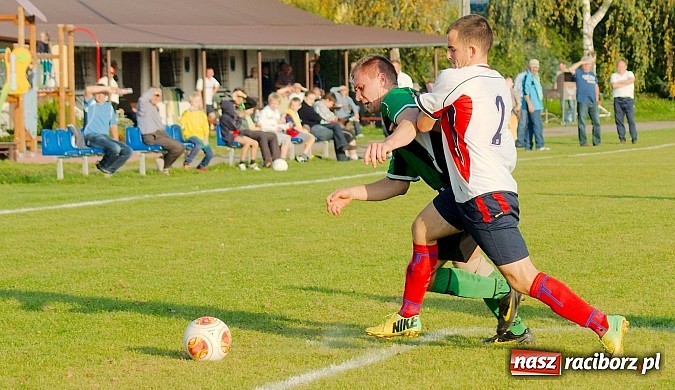 Zdjęcie w galerii na portalu naszraciborz.pl: Zacięty pojedynek w Cyprzanowie. Z Ocicami bez bramek wiadomości z regionu