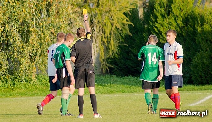 Zdjęcie w galerii na portalu naszraciborz.pl: Zacięty pojedynek w Cyprzanowie. Z Ocicami bez bramek wiadomości z regionu