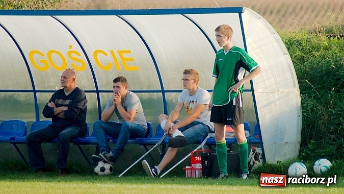 Zdjęcie w galerii na portalu naszraciborz.pl: Zacięty pojedynek w Cyprzanowie. Z Ocicami bez bramek wiadomości z regionu