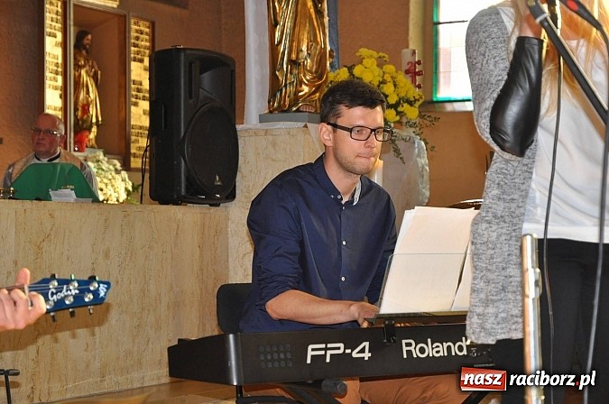 Zdjęcie w galerii na portalu naszraciborz.pl: Voices for Hospices - koncert uwielbienia w kościele na Ocicach wiadomości z regionu