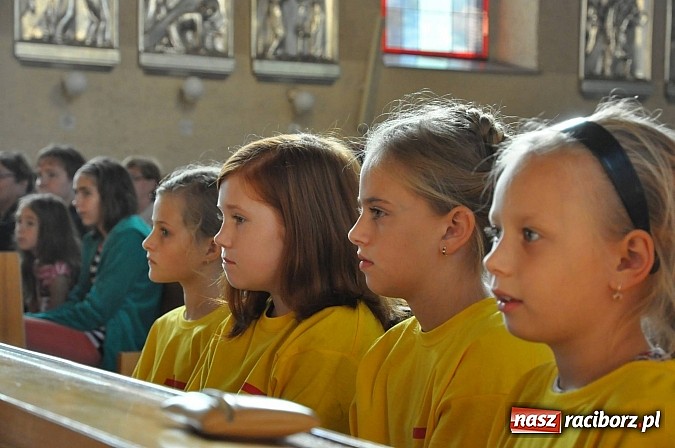 Zdjęcie w galerii na portalu naszraciborz.pl: Voices for Hospices - koncert uwielbienia w kościele na Ocicach wiadomości z regionu