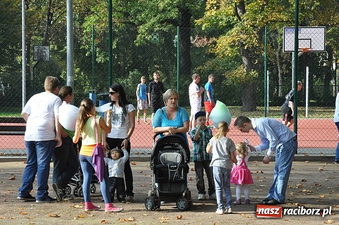 Zdjęcie w galerii na portalu naszraciborz.pl: Księża roznieśli w pył absolwentów  wiadomości z regionu