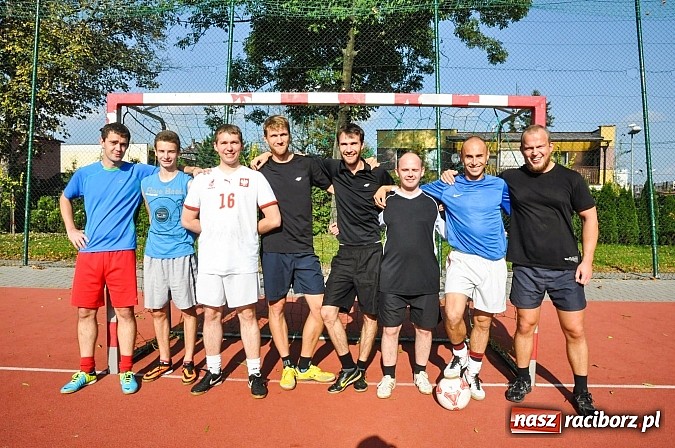 Zdjęcie w galerii na portalu naszraciborz.pl: Księża roznieśli w pył absolwentów  wiadomości z regionu