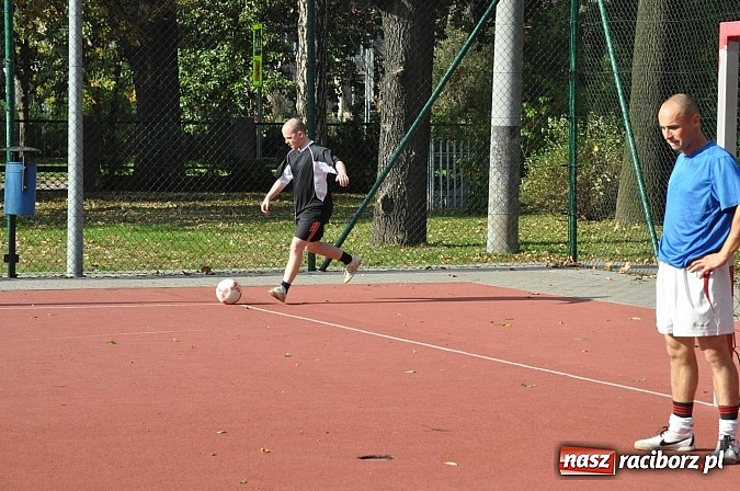 Zdjęcie w galerii na portalu naszraciborz.pl: Księża roznieśli w pył absolwentów  wiadomości z regionu