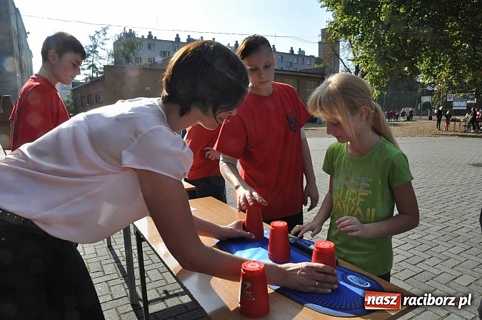 Zdjęcie w galerii na portalu naszraciborz.pl: Księża roznieśli w pył absolwentów  wiadomości z regionu