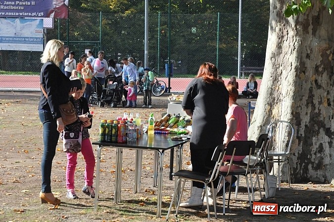 Zdjęcie w galerii na portalu naszraciborz.pl: Księża roznieśli w pył absolwentów  wiadomości z regionu