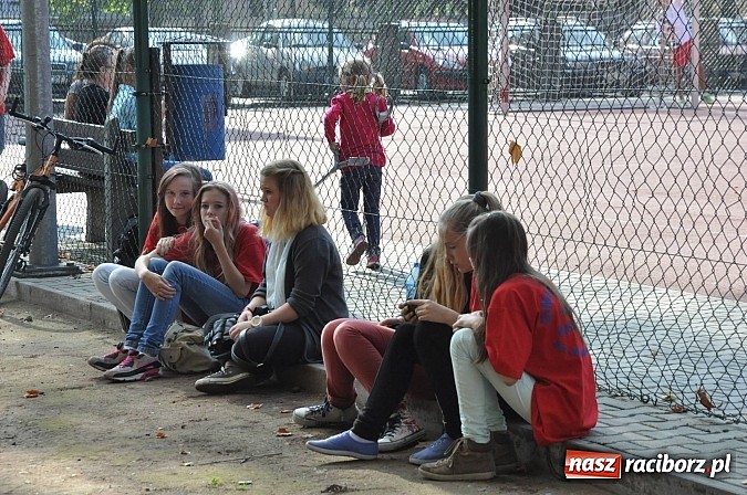 Zdjęcie w galerii na portalu naszraciborz.pl: Księża roznieśli w pył absolwentów  wiadomości z regionu