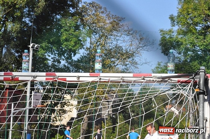 Zdjęcie w galerii na portalu naszraciborz.pl: Księża roznieśli w pył absolwentów  wiadomości z regionu