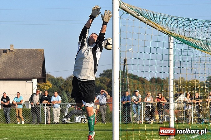 Zdjęcie w galerii na portalu naszraciborz.pl: Dziesięć bramek w Borucinie. Naprzód lepszy od Studziennej wiadomości z regionu