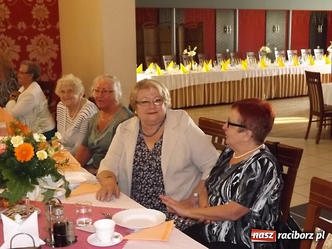 Zdjęcie w galerii na portalu naszraciborz.pl: ZNP świętuje Dzień Edukacji Narodowej. Seniorzy spotkali się w Raciborskiej wiadomości z regionu