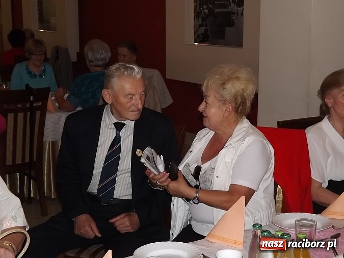 Zdjęcie w galerii na portalu naszraciborz.pl: ZNP świętuje Dzień Edukacji Narodowej. Seniorzy spotkali się w Raciborskiej wiadomości z regionu