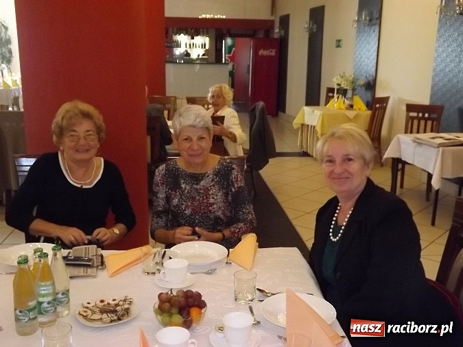 Zdjęcie w galerii na portalu naszraciborz.pl: ZNP świętuje Dzień Edukacji Narodowej. Seniorzy spotkali się w Raciborskiej wiadomości z regionu