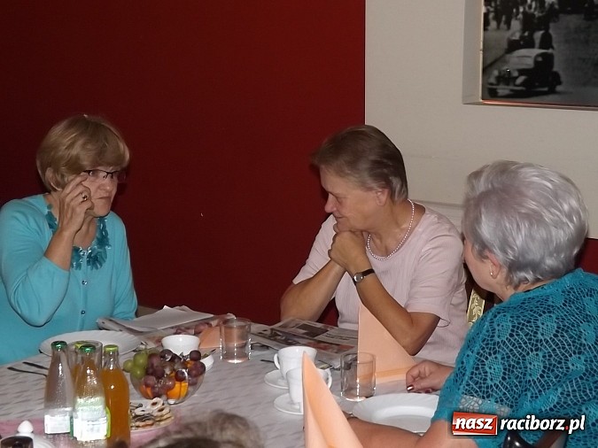 Zdjęcie w galerii na portalu naszraciborz.pl: ZNP świętuje Dzień Edukacji Narodowej. Seniorzy spotkali się w Raciborskiej wiadomości z regionu