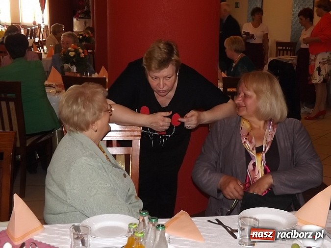 Zdjęcie w galerii na portalu naszraciborz.pl: ZNP świętuje Dzień Edukacji Narodowej. Seniorzy spotkali się w Raciborskiej wiadomości z regionu