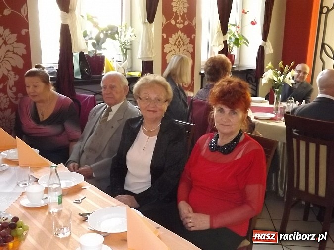 Zdjęcie w galerii na portalu naszraciborz.pl: ZNP świętuje Dzień Edukacji Narodowej. Seniorzy spotkali się w Raciborskiej wiadomości z regionu