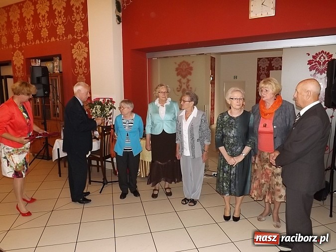 Zdjęcie w galerii na portalu naszraciborz.pl: ZNP świętuje Dzień Edukacji Narodowej. Seniorzy spotkali się w Raciborskiej wiadomości z regionu