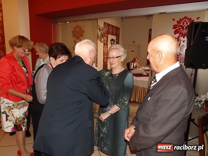 Zdjęcie w galerii na portalu naszraciborz.pl: ZNP świętuje Dzień Edukacji Narodowej. Seniorzy spotkali się w Raciborskiej wiadomości z regionu