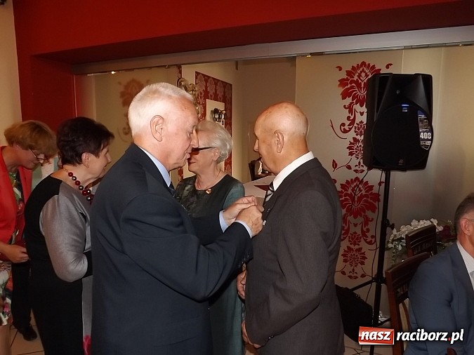 Zdjęcie w galerii na portalu naszraciborz.pl: ZNP świętuje Dzień Edukacji Narodowej. Seniorzy spotkali się w Raciborskiej wiadomości z regionu