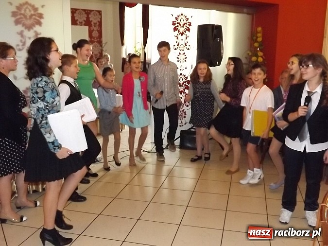 Zdjęcie w galerii na portalu naszraciborz.pl: ZNP świętuje Dzień Edukacji Narodowej. Seniorzy spotkali się w Raciborskiej wiadomości z regionu