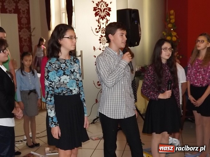 Zdjęcie w galerii na portalu naszraciborz.pl: ZNP świętuje Dzień Edukacji Narodowej. Seniorzy spotkali się w Raciborskiej wiadomości z regionu