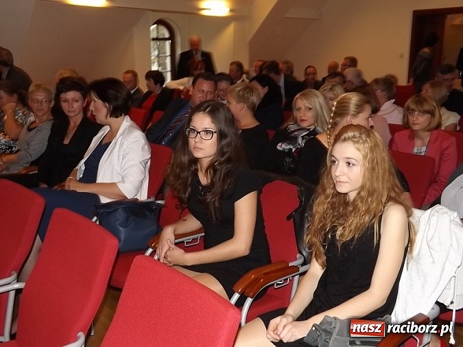 Zdjęcie w galerii na portalu naszraciborz.pl: Powiatowe obchody Dnia Edukacji Narodowej na Zamku Piastowskim wiadomości z regionu