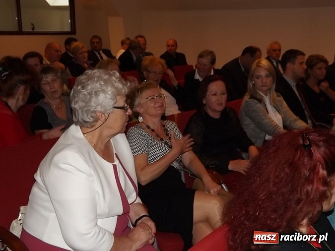 Zdjęcie w galerii na portalu naszraciborz.pl: Powiatowe obchody Dnia Edukacji Narodowej na Zamku Piastowskim wiadomości z regionu