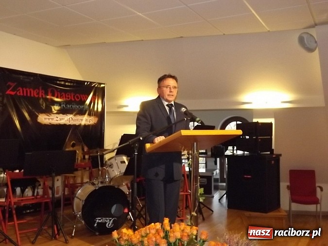 Zdjęcie w galerii na portalu naszraciborz.pl: Powiatowe obchody Dnia Edukacji Narodowej na Zamku Piastowskim wiadomości z regionu