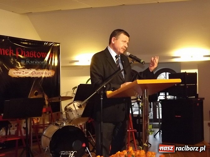 Zdjęcie w galerii na portalu naszraciborz.pl: Powiatowe obchody Dnia Edukacji Narodowej na Zamku Piastowskim wiadomości z regionu