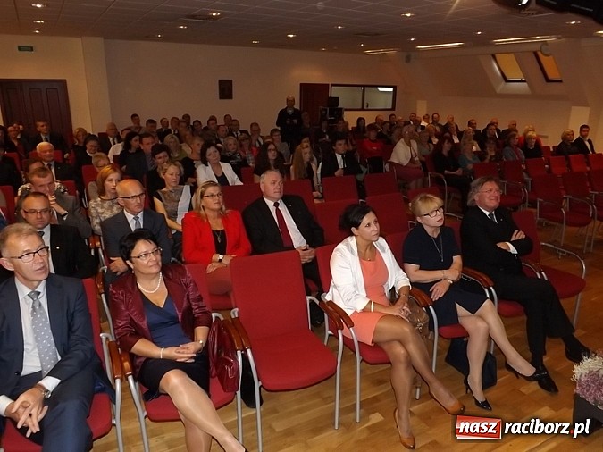 Zdjęcie w galerii na portalu naszraciborz.pl: Powiatowe obchody Dnia Edukacji Narodowej na Zamku Piastowskim wiadomości z regionu