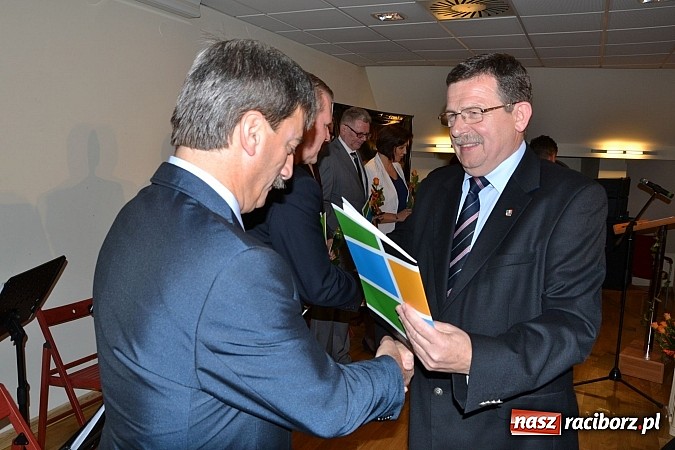 Zdjęcie w galerii na portalu naszraciborz.pl: Powiatowe obchody Dnia Edukacji Narodowej na Zamku Piastowskim wiadomości z regionu